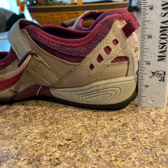 L.L. Bean Sandals or Sneakers? 7 Velcro Closure - Picture 16 of 17